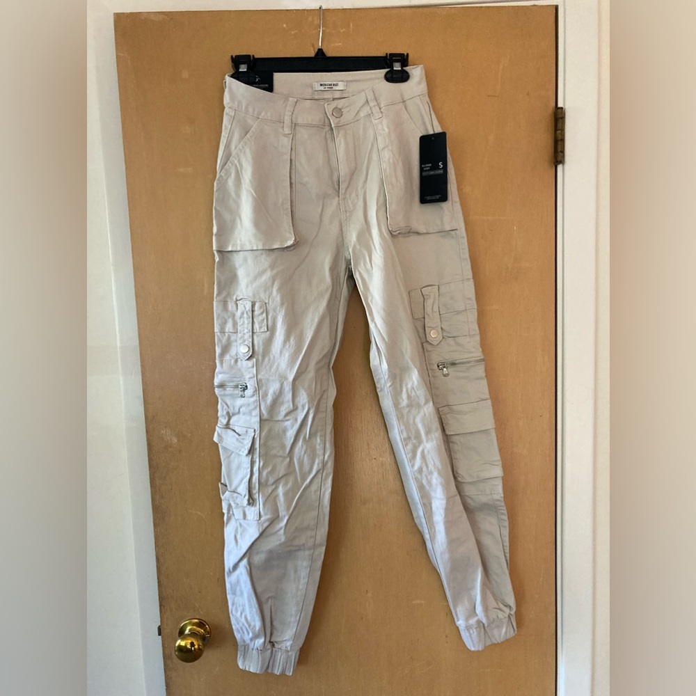 NWT American Bazi Ivory Cargo Joggers - Picture 1 of 7